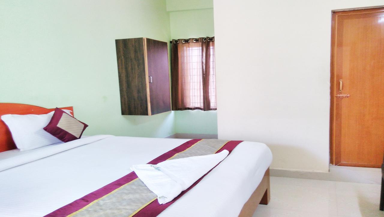 Ssb Residency Hotel Tirupati Kültér fotó